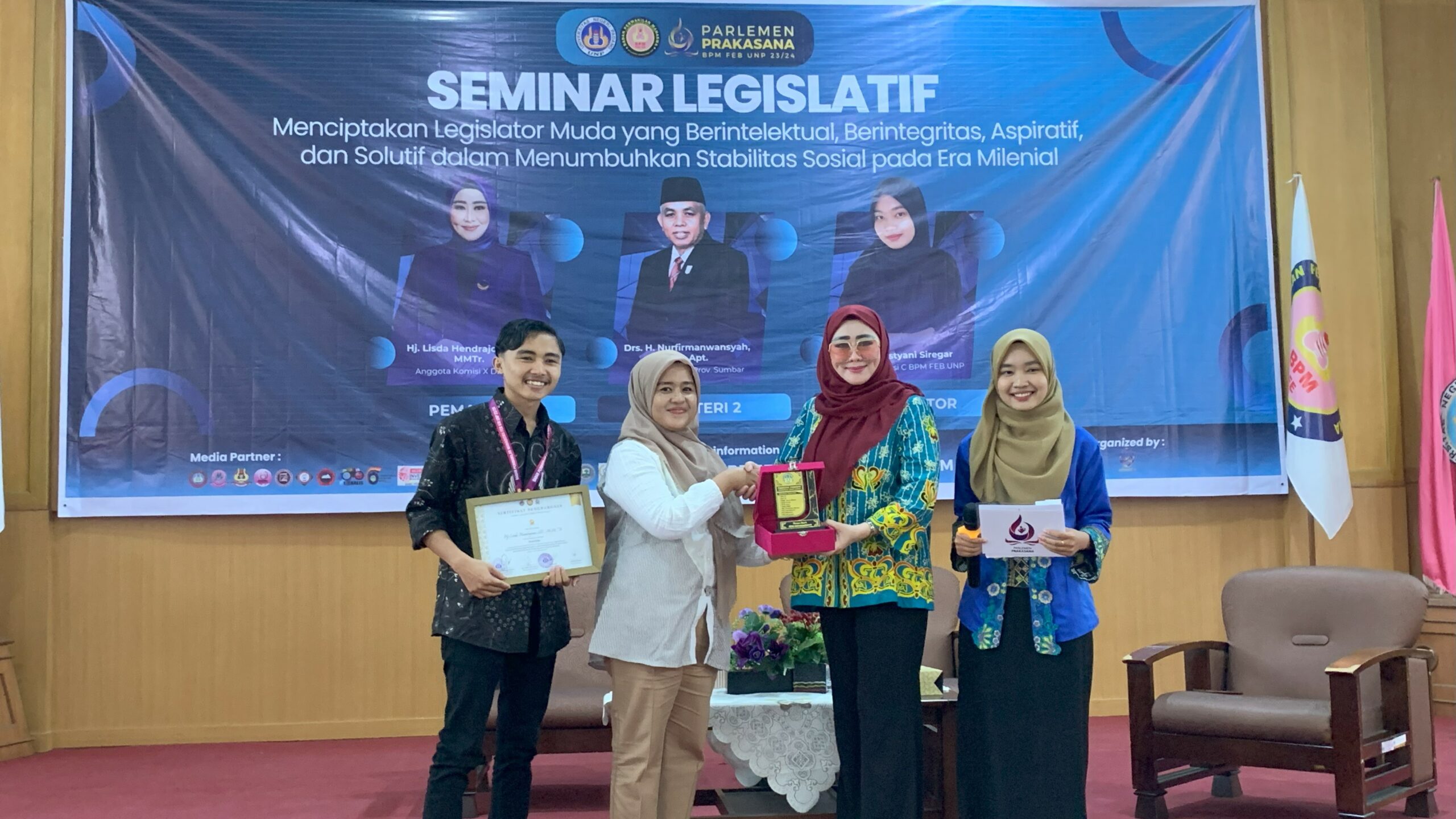 Seminar Legislatif BPM FEB KM UNP (1)